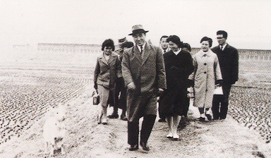 Reverend Moon with members during a district tour